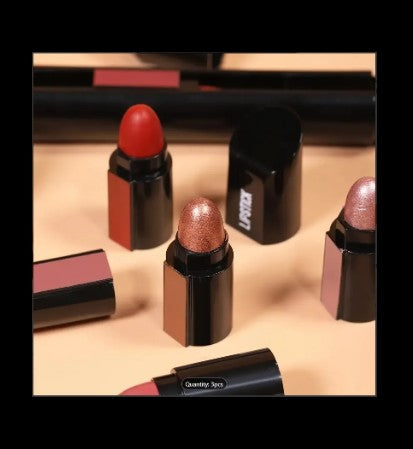 5-in-1 Multi-Function Makeup Set –1 stick contain multiple task ( Matte Lipsticks, Eyeshadow, & Blush Highlighter in One Compact Kit)